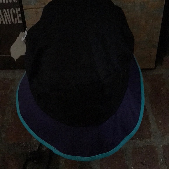 New Era Charlotte Hornets Bucket Hat - Picture 3 of 4